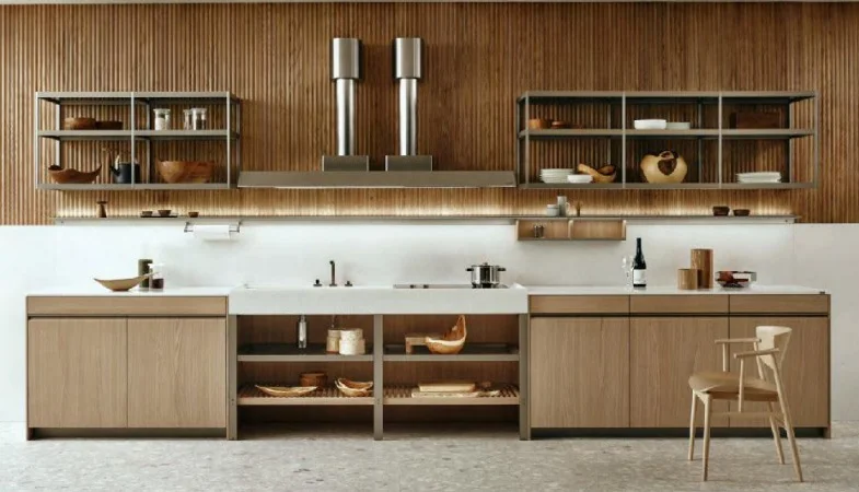 Cocina en madera con estantes de estructura clara · Cocinas · Ref. WAO-AL-COC-0001