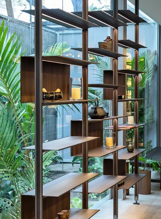 Biblioteca abierta frente al jardín · Ref. WAO-AL-GUA-0022