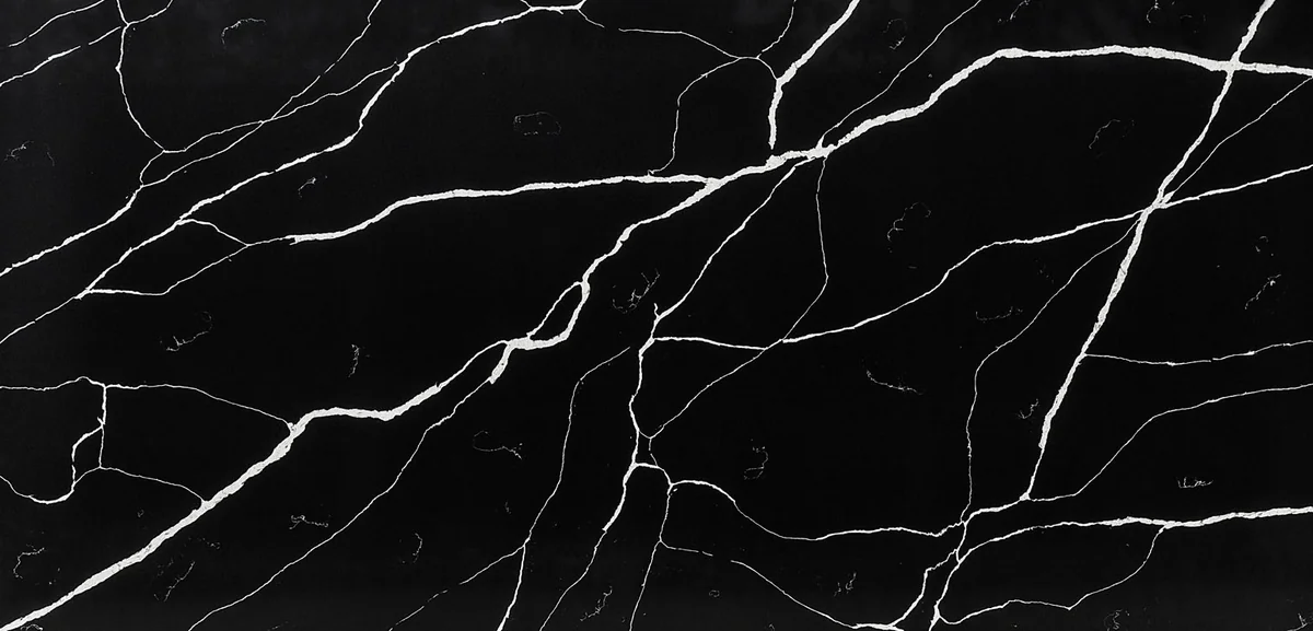 VEMY VM-17912 · Negro con vetas blancas largas · Piedra & travertino · Ref. VM-17912