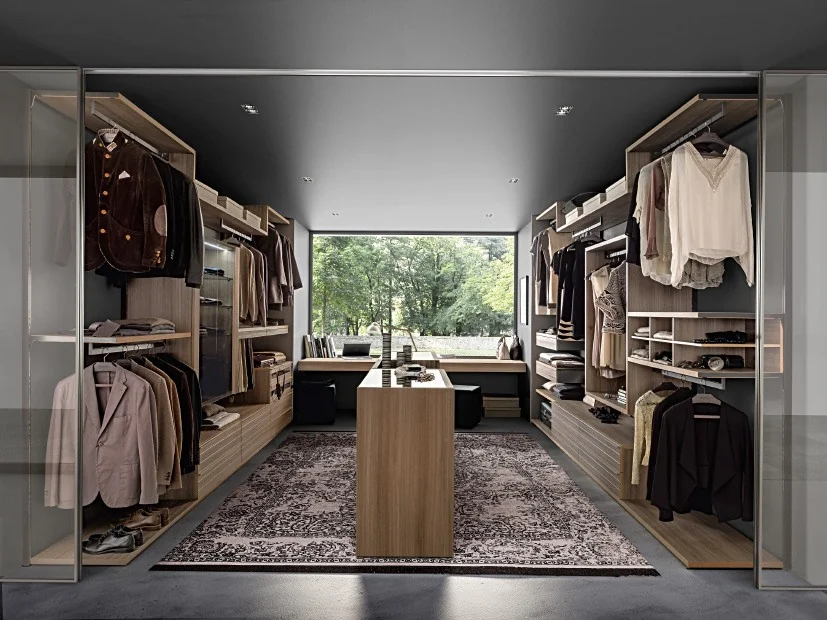 Vestidor en madera clara con isla · Guardado · Ref. WAO-AL-GUA-0059